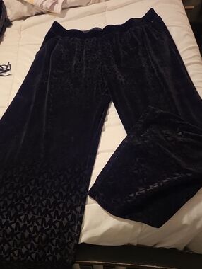 MICHAEL Michael Kors Velvet Wide-Leg Pants in Black